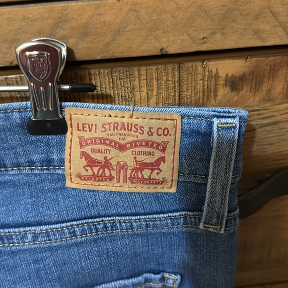 Women’s Levi’s 721 high rise button fly skinny ankle jeans - Picture 4 of 6